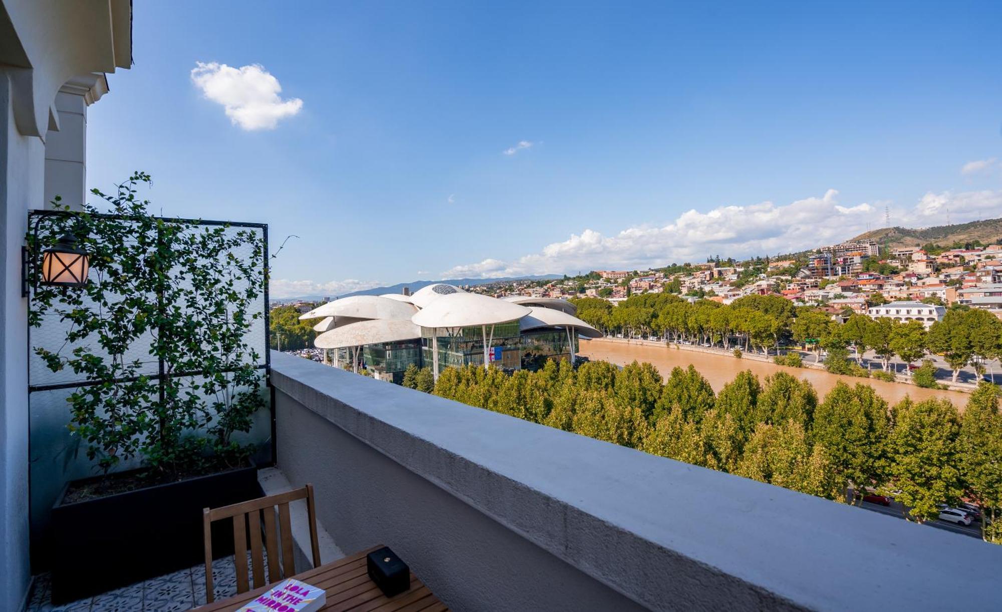 Zorba&Bond Boutique Hotel Tbilisi Bagian luar foto