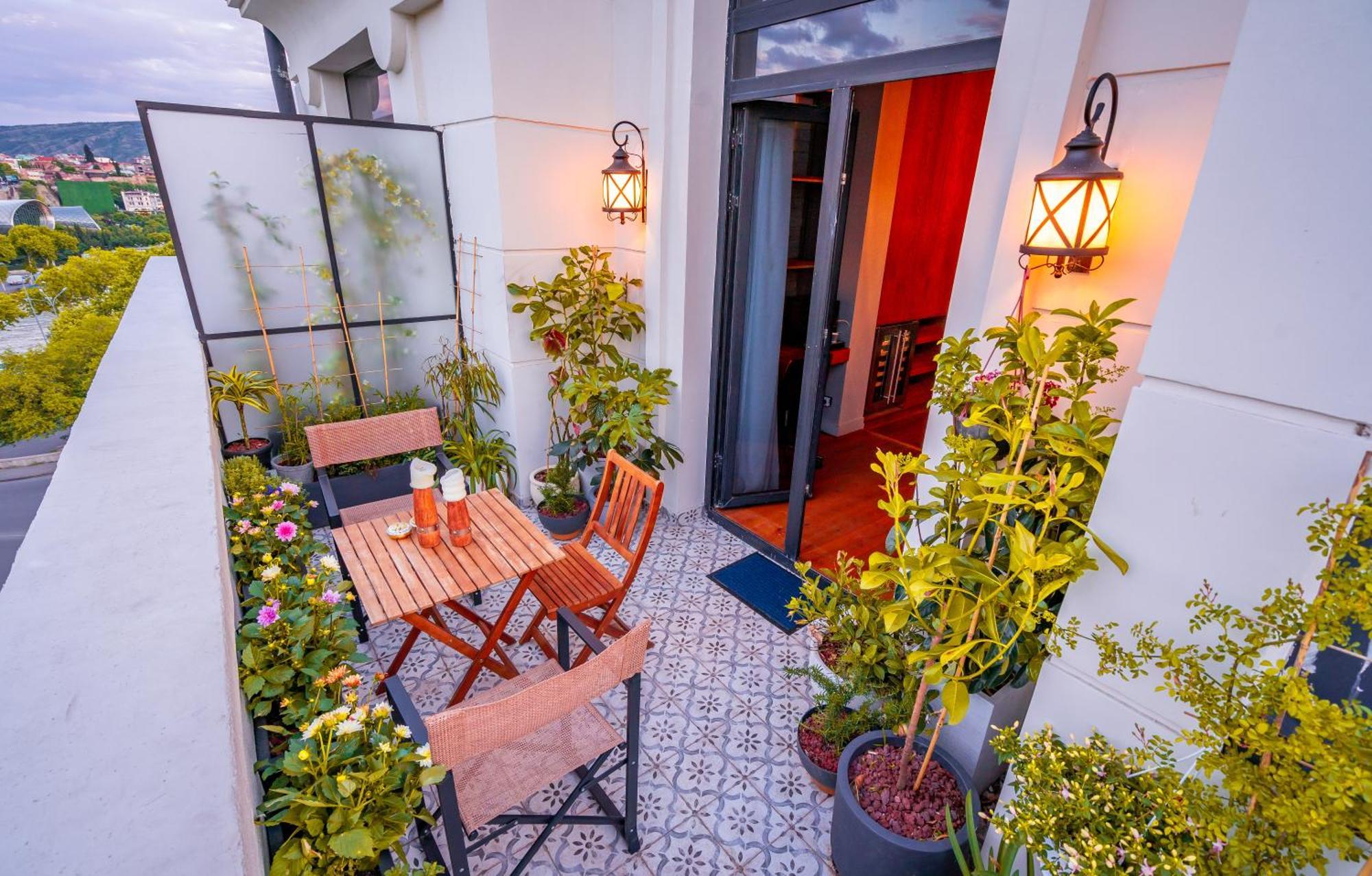 Zorba&Bond Boutique Hotel Tbilisi Bagian luar foto
